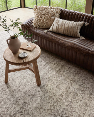 The Rug Corner Loloi Raven Dove / Ivory  