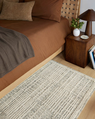 The Rug Corner Loloi Tallulah Mist / Ivory  
